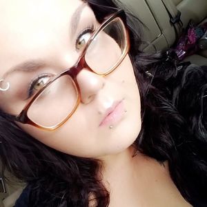 Meet your Posher, Leigha